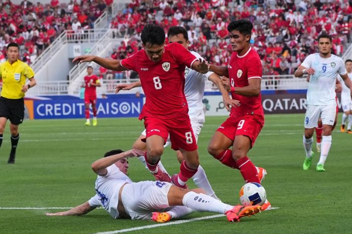 Timnas Indonesia U-23 ketika berjibaku menghadapi Uzbekistan di Piala Asia U-23. (pssi.org) - Image