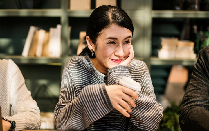 ilustrasi perempuan yang tertarik pada Anda/ Sumber foto: Freepik - Image