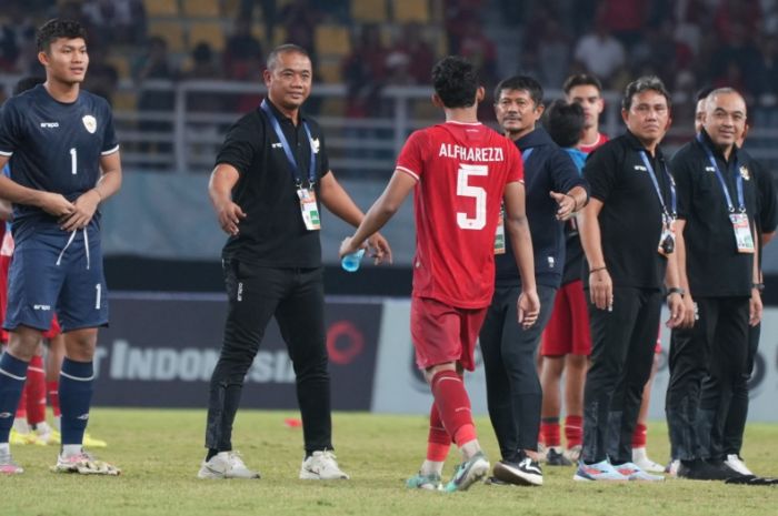 Muhammad Alfharezzi Buffon jadi penentu kemenangan Timnas Indonesia U-19 kontra Malaysia di semifinal Piala AFF U-19. (pssi.org) - Image