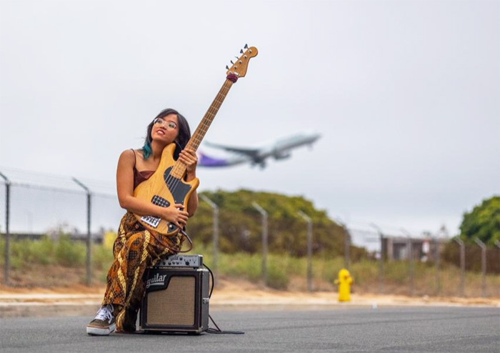 Bassist Perempuan Indonesia Aubrey Situmorang. (Istimewa) - Image
