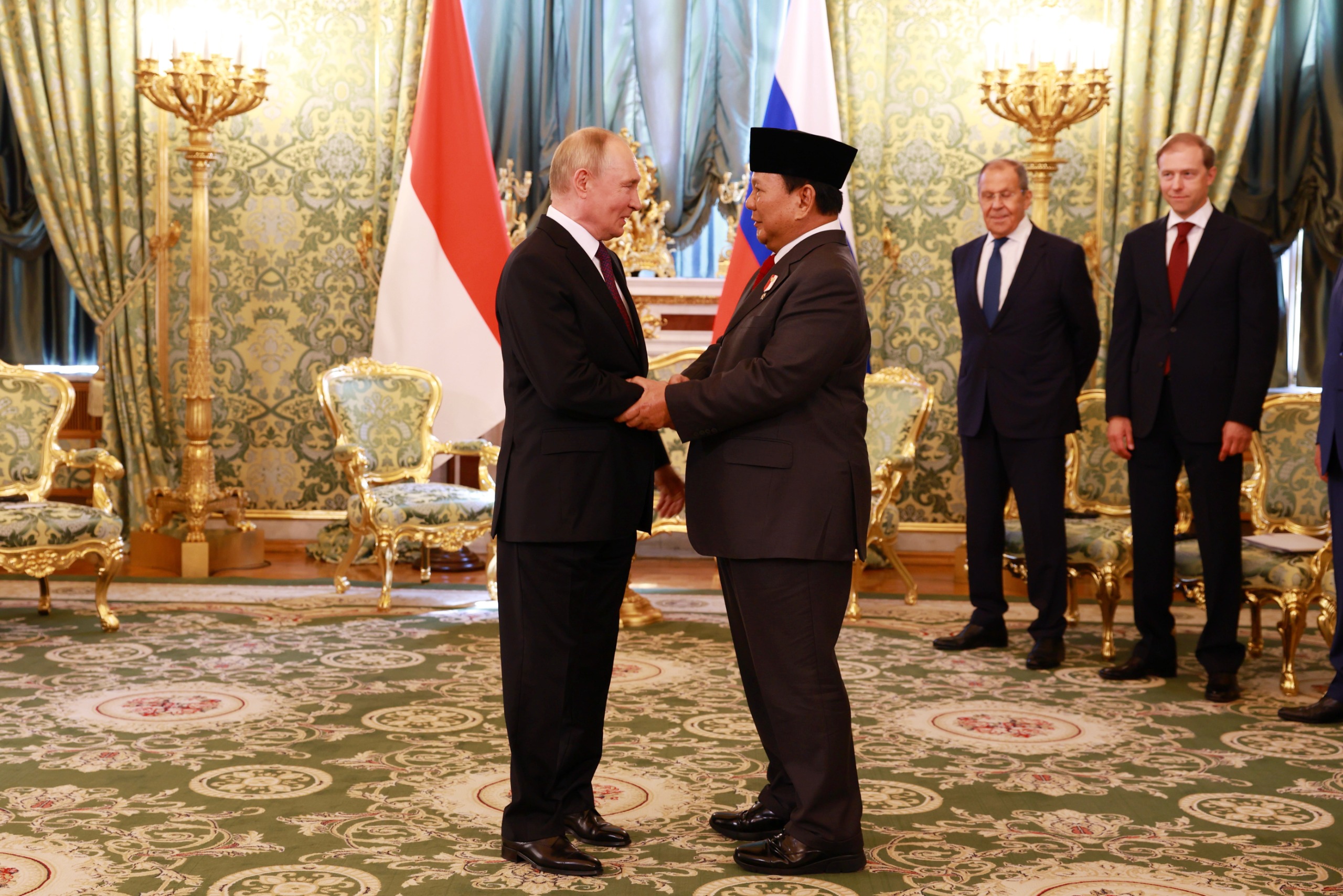 Menteri Pertahanan sekaligus presiden Indonesia terpilih periode 2024-2029 Prabowo Subianto bertemu Presiden Rusia, Vladimir Putin di Moskow, pada Rabu (31/7). (Istimewa) - Image