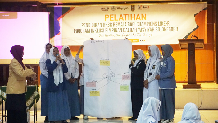 Melalui Like-R, remaja dapat memiliki pengetahuan dan mengakses layanan Kesehatan Seksual dan Reproduksi serta penurunan stunting sejak dini. (Istimewa). - Image