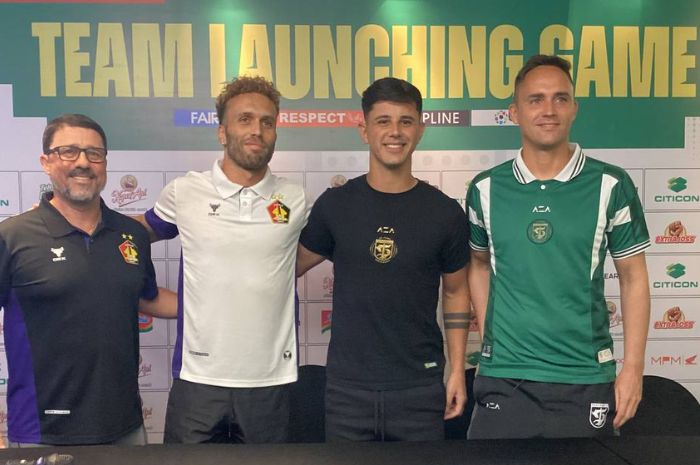 Bruno Moreira pilih fokus dengan performa dirinya dan tim Persebaya Surabaya di laga pramusim kontra Persik Kediri. (Moch. Rizky Pratama Putra/JawaPos.com) - Image