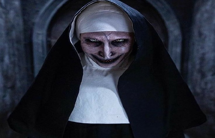 Valak ditampilkan sebagai sosok biarawati menyeramkan. (Pinterest) - Image