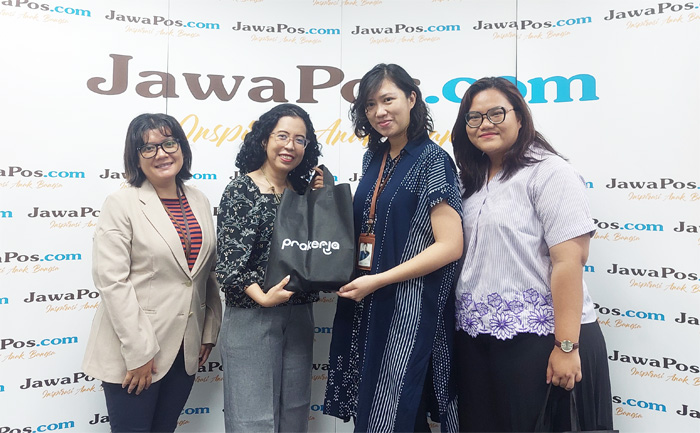 Jajaran tim media Prakerja melakukan kunjungan media ke Jawa Pos Group di Gedung Graha Pena, Kebayoran Lama, Jakarta Selatan, diterima tim manajemen dan redaksi, Rabu, 7 Agustus 2024. (Dimas Choirul) - Image