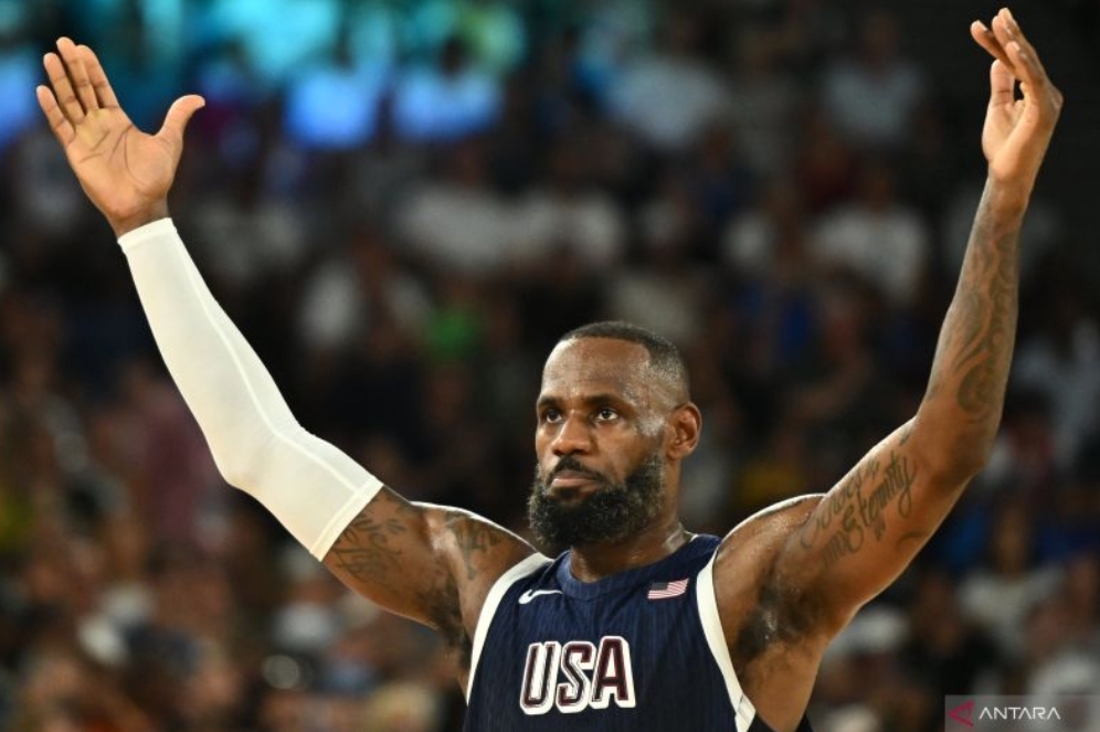 Bintang bola basket AS LeBron James (ANTARA/AFP/Aris Messinis) - Image