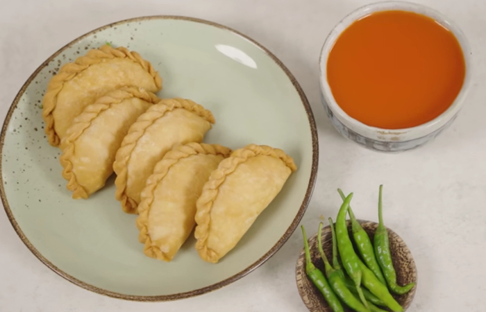 Resep Pastel Goreng yang Enak./Tangkap Layar YouTube Willgoz Kitchen - Image