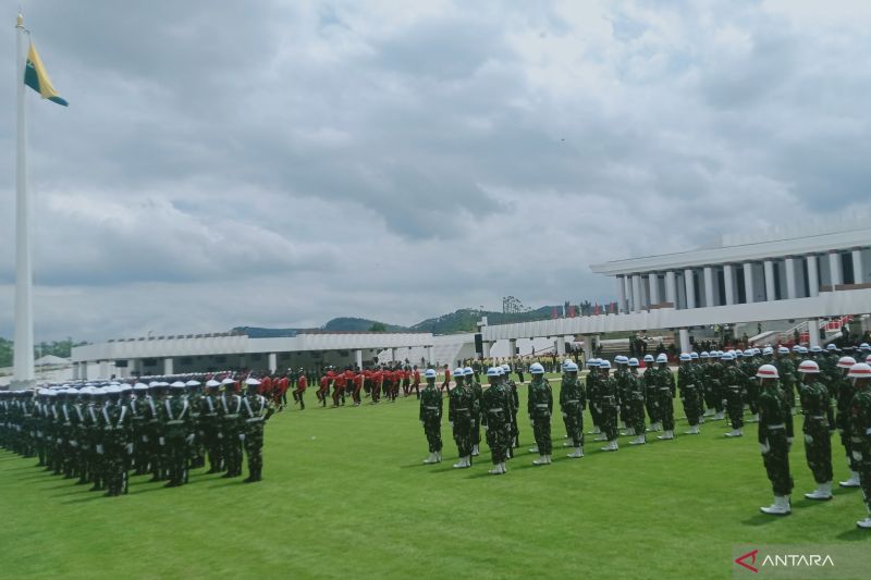 Latihan gabungan upacara HUT ke-79 Kemerdekaan RI di Istana Garuda IKN, Kabupaten Penajam Paser Utara, Kalimantan Timur, Minggu (11/7/2024). (ANTARA/Nyaman Bagus Purwaniawan) - Image