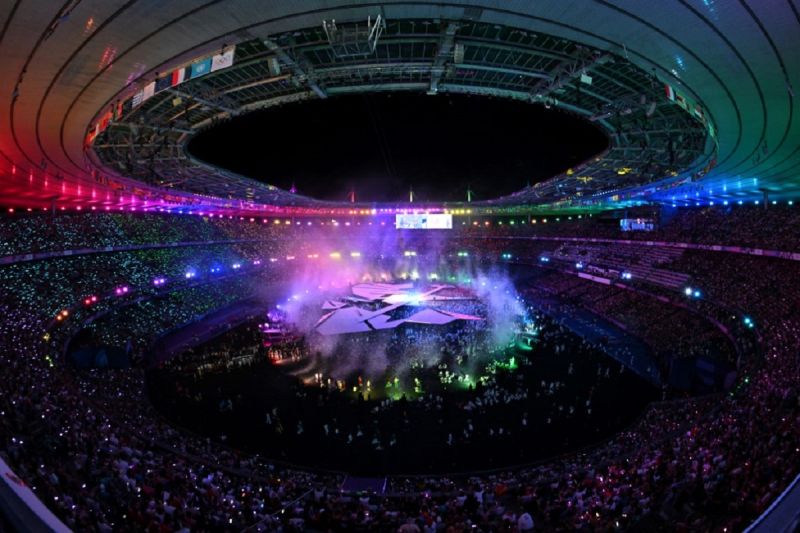Upacara penutupan Olimpiade Paris 2024 di Stade de France, di Saint-Denis, utara Paris, Minggu (11/8) waktu setempat, atau Senin (12/8) dini hari WIB. (ANTARA/AFP/MIGUEL MEDINA) - Image