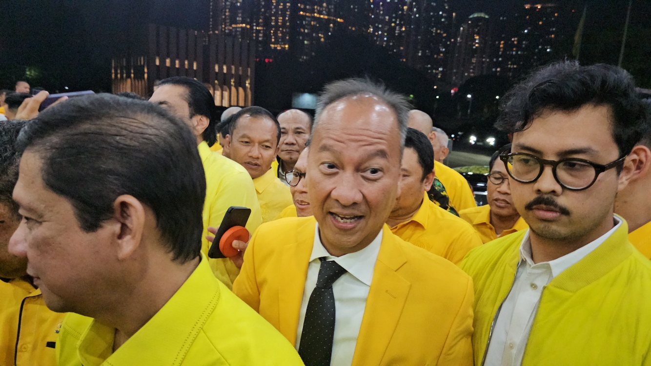 Wakil Ketua Umum Partai Golkar Agus Gumiwang Kartasasmita (tengah). (Muhamad Ridwan/JawaPos.com) - Image