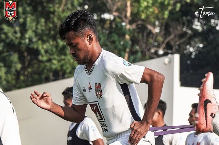 Alwi Slamat akan jadi sosok berbahaya bagi Persebaya Surabaya karena pernah jadi bagian penting Green Force di Liga 1 Indonesia. (Instagram/@malutunitedfc) - Image