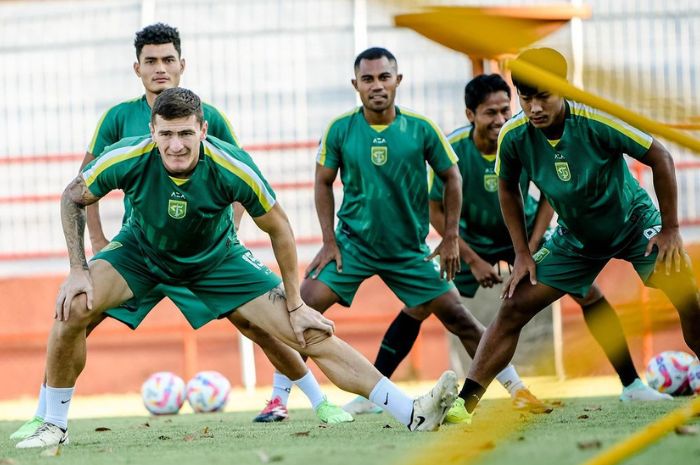 Laga Persebaya Surabaya vs Malut United di pekan kedua Liga 1 Indonesia 2024/2025 resmi digelar tanpa penonton. (Instagram/@officialpersebaya) - Image