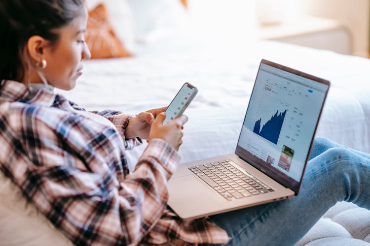 5 Shio Paling Cerdas Ini Akan Jadi Bos Besar. (Liza Summer/Pexels) - Image