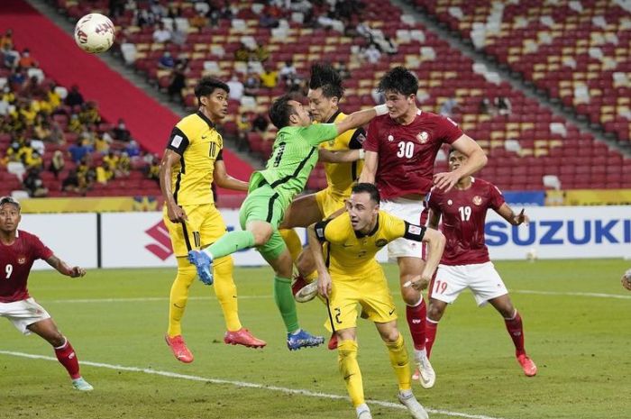 Elkan Baggott ketika beraksi bersama Timnas Indonesia menghadapi Malaysia. (Instagram/@elkanbaggott) - Image