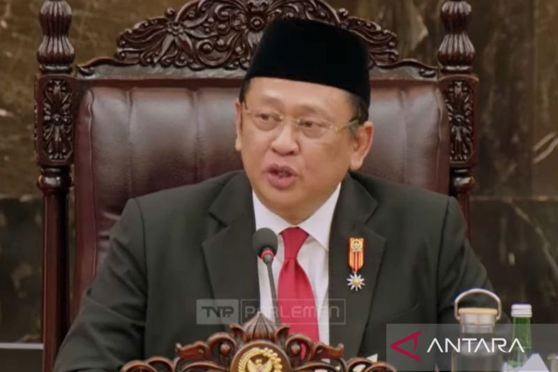 Ketua MPR RI Bambang Soesatyo alias Bamsoet dalam Pidato Pengantar Sidang Tahunan MPR Tahun 2024 di Gedung MPR/DPR/DPD RI, Jakarta, Jumat (16/8). (ANTARA/YouTube/DPR RI/Agatha Olivia Victoria) - Image
