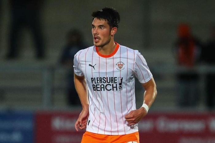 Kondisi Elkan Baggott yang belum dipanggil kembali ke Timnas Indonesia oleh Shin Tae-yong masih menjadi misteri hingga hari ini. (Instagram/@elkanbaggott) - Image