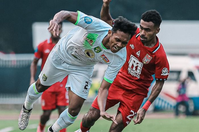 Persebaya Surabaya harus rela turun dari posisi runner-up klasemen sementara Liga 1 Indonesia 2024/2025 dan digantikan Borneo FC. (Instagram/@officialpersebaya) - Image