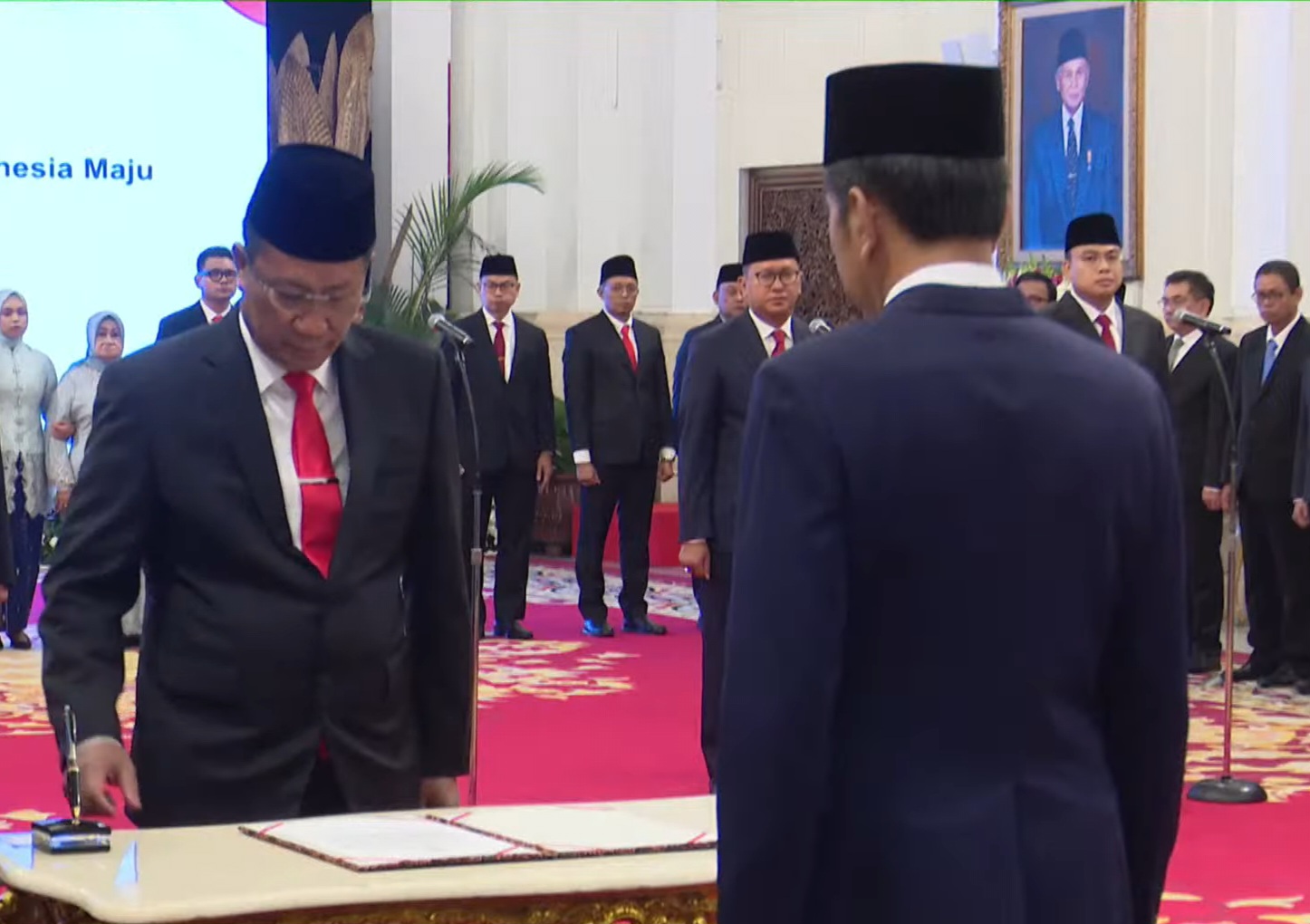 Supratman Andi Agtas dilantik menjadi Menteri Hukum dan HAM di Istana Negara, Jakarta, Senin (19/8/2024). (Tangkapan layar YouTube Sekretariat Presiden) - Image