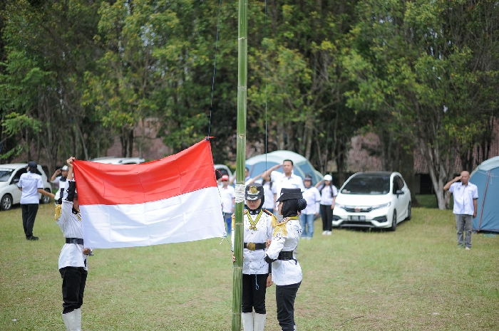 Upacara Pengibaran Bendera memperingati Hari Kemerdekaan RI digelar WCI bersamaa dengan pelaksaan Jambore ke 6 bertempat di Natura Hill Bandung. (Istimewa). - Image