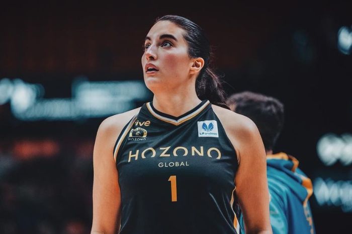 Aislinn Konig, istri Sandy Walsh, adalah bintang bola basket Kanada. (Instagram @acekonig) - Image