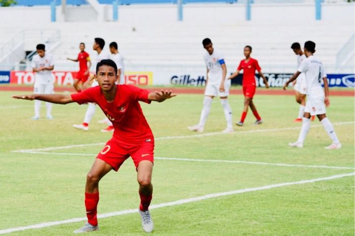 Marselino Ferdinan merayakan gol yang dicetaknya ke gawang Filipina U-15. (dok. Persebaya.id) - Image