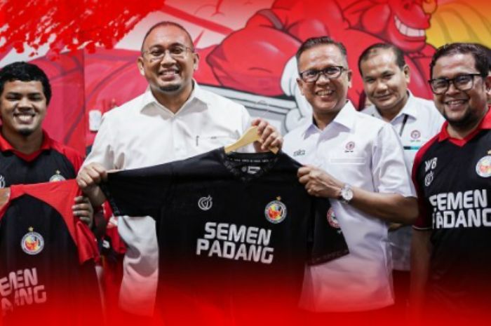 Andre Rosiade ketika bersama Semen Padang FC di Liga 1 Indonesia 2024/2025. (Instagram/@semenpadangfcid) - Image