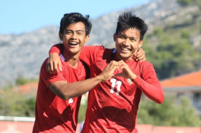 Pratama Arhan jalani debutnya bersama Timnas Indonesia saat usianya baru 18 tahun bersama pelatih Shin Tae-yong. (Instagram/@pratamaarhan8) - Image