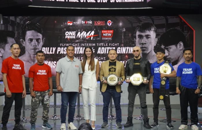 One Pride MMA 81 King Size New Champion menghadirkan duel kelas flyweight antara Billy Pasulatan vs Aditya Ginting. (Rizky Ahmad Fauzi/Jawa Pos) - Image