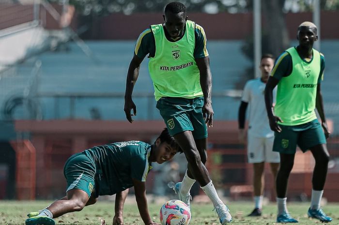 Flavio Silva bisa cetak gol pertamanya bersama Green Force di laga Persebaya Surabaya vs Barito Putera di pekan ketiga Liga 1 Indonesia 2024/2025. (Instagram/@officialpersebaya) - Image