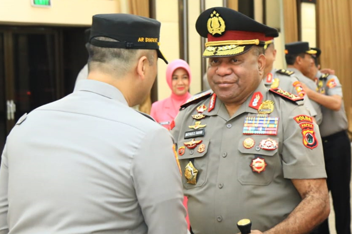 Kapolda Papua Mathius D Fakhiri yang mendapat kenaikan pangkat dari Irjen menjadi Komjen. (Mabes Polri) - Image