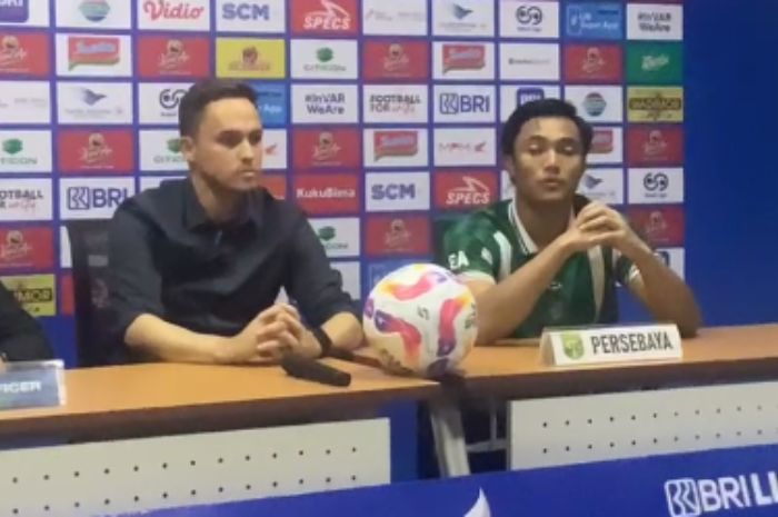 Ernando Ari (kanan) ingin isi liburan dengan memancing jika diberikan oleh Persebaya Surabaya. (Moch. Rizky Pratama Putra/JawaPos.com) - Image