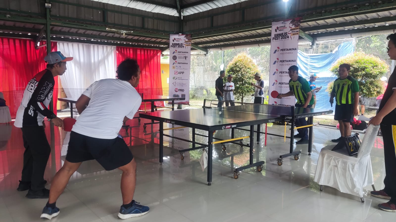Merayakan HUT ke- 79 RI, ratusan wartawan yang berasal dari 10 forum wartawan berkumpul dalam Jurnalis Fest 2024 yang digelar Jurnalis Indonesia Peduli (JIP). (Istimewa) - Image