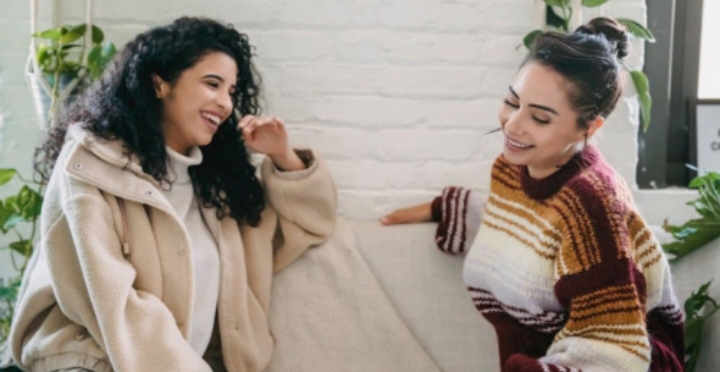 ini 4 Zodiak yang Kepercayaan Mistisnya Bisa Agak Menjengkelkan bagi Sahabat-Sahabat Mereka. Sumber foto: Pinkvilla.com - Image