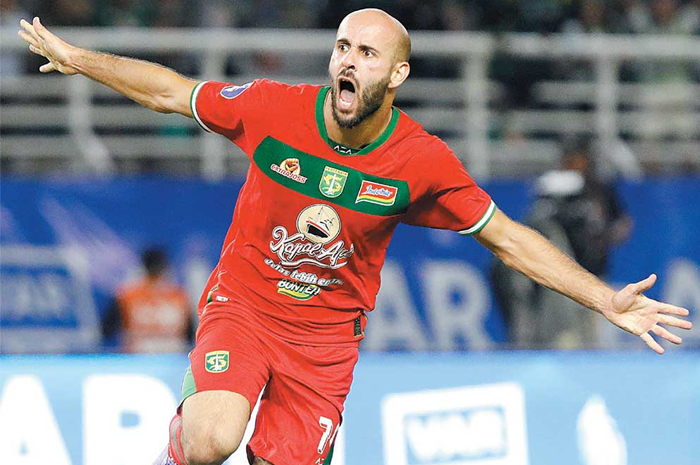 Gelandang Persebaya Surabaya Mohammed Rashid. (Angger Bondan/Jawa Pos) - Image