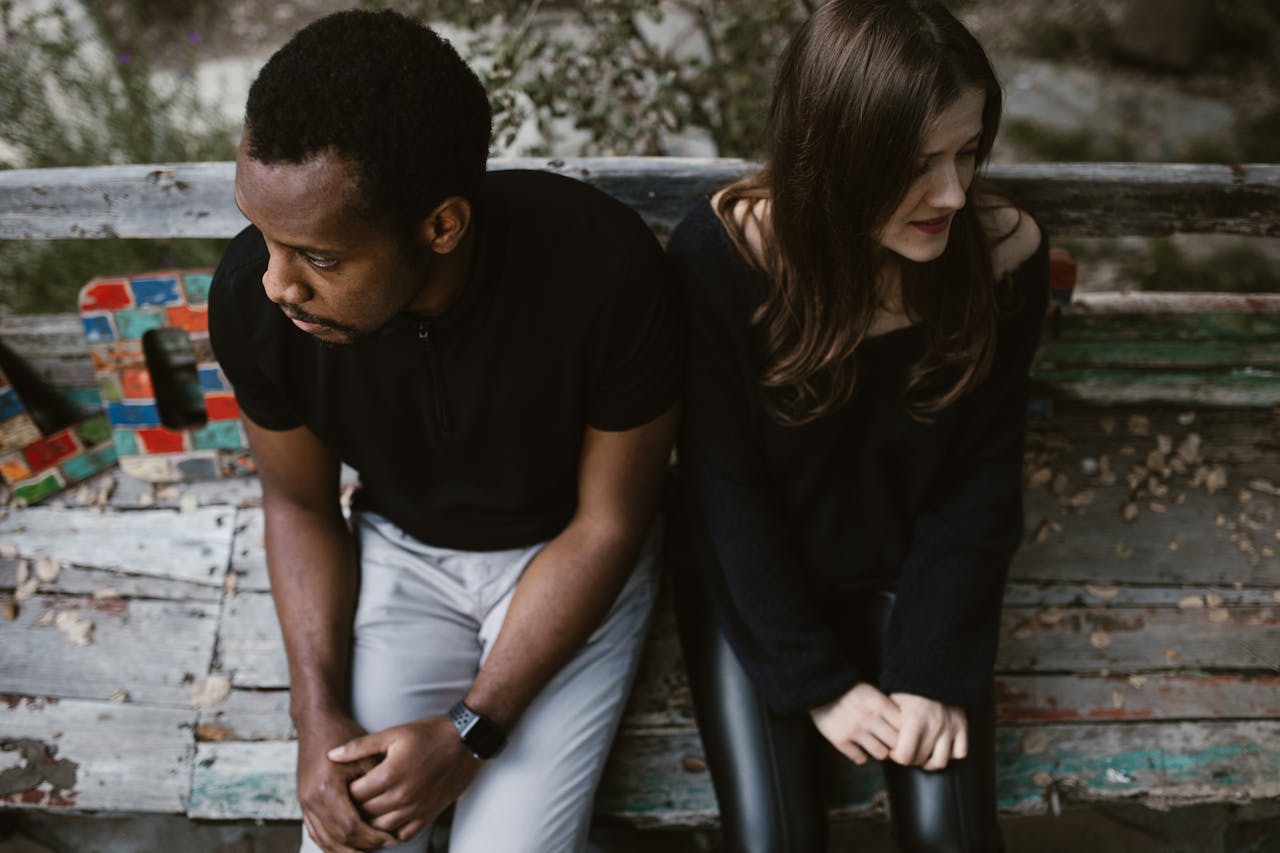 Ilustrasi Perilaku Gaslighting Setiap Tipe Kepribadian dalam Hubungan Asmara. - Image