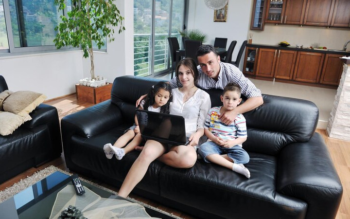 ilustrasi seseorang yang hidup serba berkecukupan/ Sumber foto: Freepik - Image