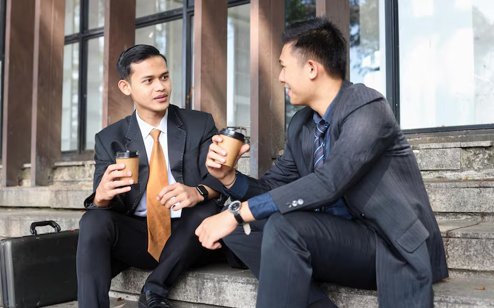 ilustrasi seseorang titisan raja jawa yang kerap mengayemi dan mengayomi orang banyak/ Sumber foto: Freepik - Image