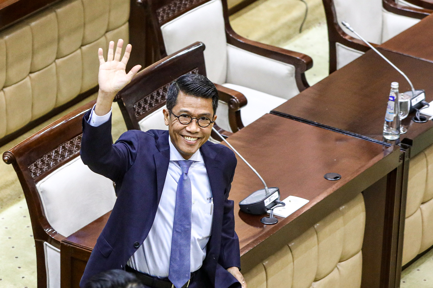 Calon anggota BPK Mukhamad Misbakhun menyampaikan paparan saat mengikuti uji kepatutan dan kelayakan (fit and proper test) dengan Komisi XI DPR di Kompleks Parlemen, Senayan, Jakarta, Senin (2/9/2024). (Salman Toyib/Jawa Pos) - Image