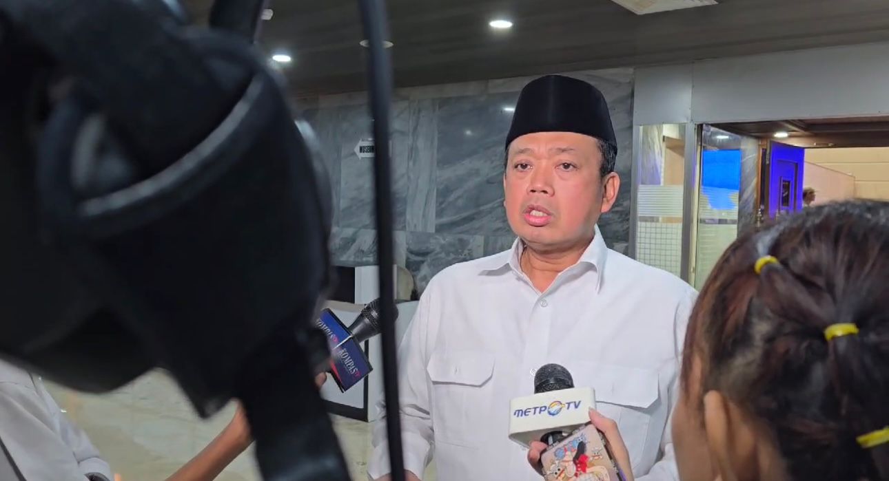 Ketua Pansus Haji DPR Nusron Wahid memberikan keterangan kepada wartawan di kompleks DPR Senin (2/9) malam. (dok. DPR) - Image