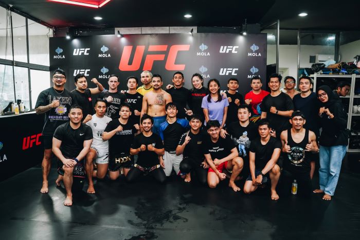 Program Warrior Workout wadah bagi pencinta UFC di Indonesia berlatih olahraga MMA bersama petarung UFC Jeka Saragih. (Istimewa) - Image