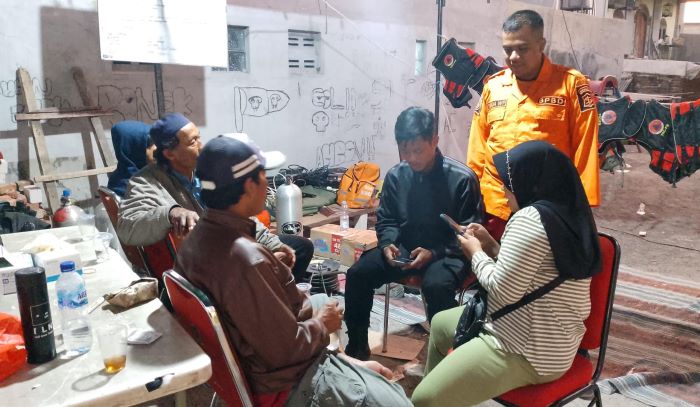Tim SAR Polrestabes Surabaya menemukan jenazah mahasiswa Probolinggo yang dilaporkan tenggelam di sekitar Sungai Nginden, Kamis (5/9). (Polrestabes Surabaya) - Image