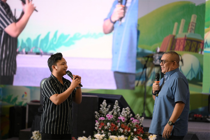 VP Stakeholder Relations Pertamina Rifky Rakhman berdiskusi dengan peserta Pertamuda 2024 di ajang Pertamuda Workshop Series 1, Universitas Gadjah Mada, Yogyakarta, Kamis, 5 September 2024/Istimewa. - Image