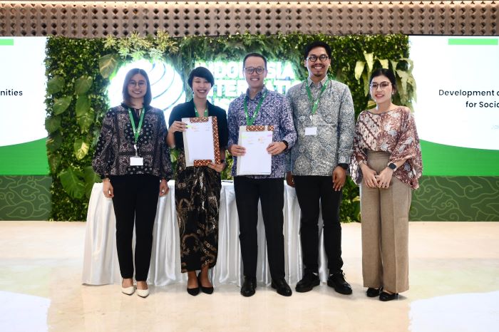 KEM dan PT Amartha tanda tangani MoU untuk program pengembangan pendanaan mikro dalam perhutanan sosial. (Istimewa) - Image