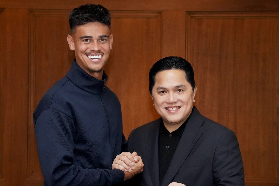 Mees Hilgers bersama Ketua Umum PSSI Erick Thohir. (Instagram Erick Thohir) - Image