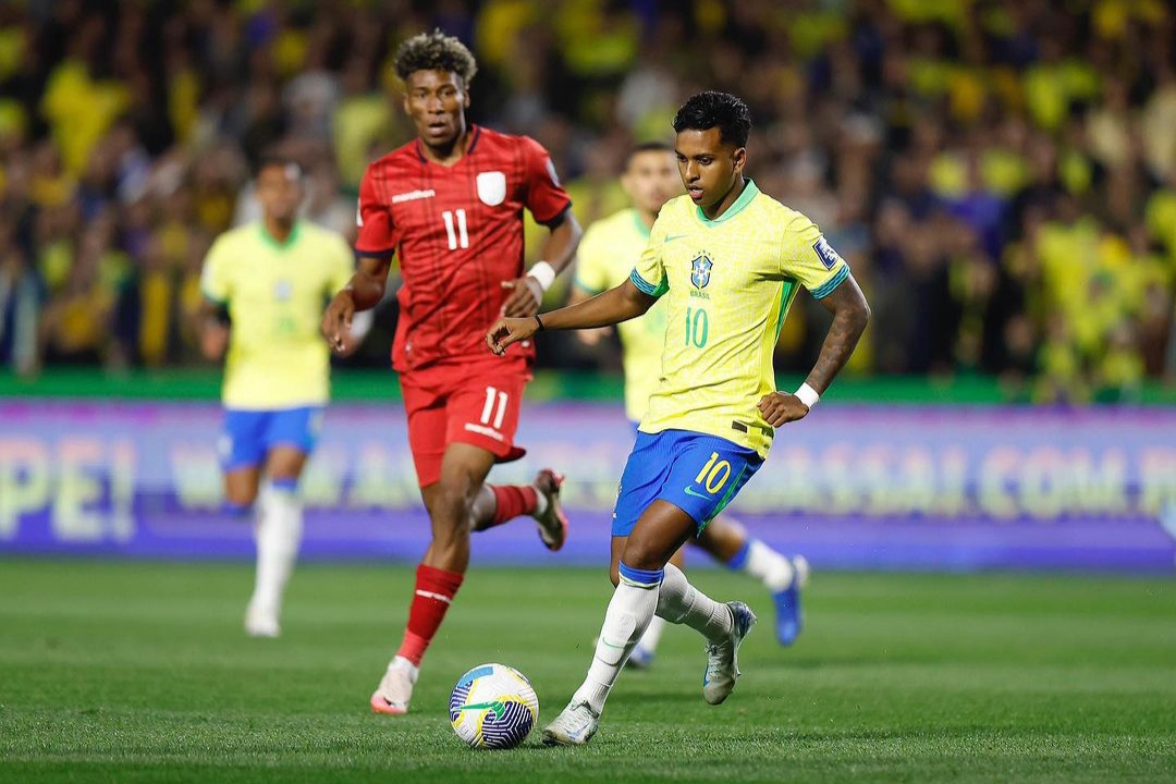 Aksi Rodrygo saat bermain melawan Ekuador. (Instagram @cbf_futebol) - Image