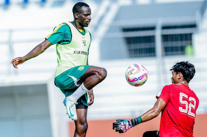 Meski belum cetak gol bagi Persebaya Surabaya, Flavio Silva catat tembakan terbanyak di Liga 1 Indonesia 2024/2025. (Instagram/@officialpersebaya) - Image