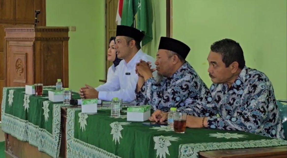 Pasangan bakal calon Bupati dan calon Wakil Bupati Boyolali, Agus Irawan-Dwi Fajar Nirwana melakukan silaturahmi dengan Pimpinan Daerah Muhammadiyah (PDM) Boyolali. (Istimewa) - Image