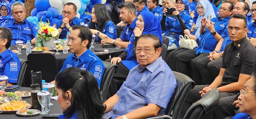 Ketua Majelis Tinggi Partai Demokrat yang juga Presiden RI keenam Susilo Bambang Yudhoyono (SBY) di kantor DPP Partai Demokrat, Menteng, Jakarta Pusat, Senin (9/9). (Muhamad Ridwan/JawaPos.com) - Image