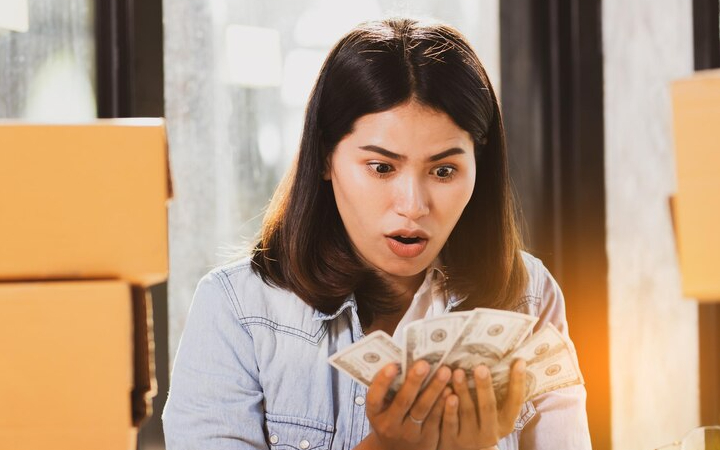 ilustrasi seseorang yang mendapat rezeki tak diduga-duga/ Sumber foto: Freepik - Image
