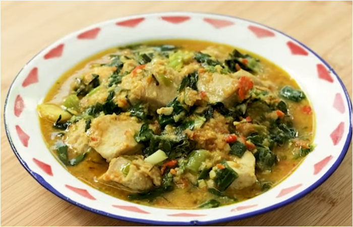 Resep Ikan Tuna Woku Khas Manado. (YouTube Devina Hermawan) - Image